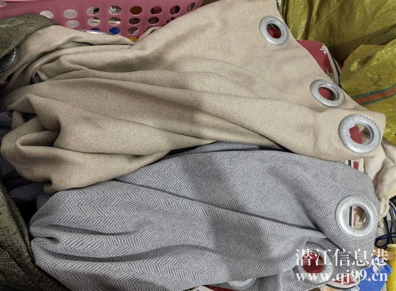 落地窗簾遮光隔音。